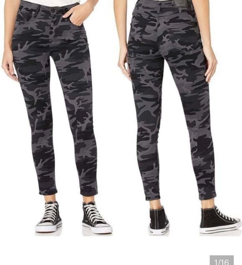 Levi's 721 High Rise Skinny Ankle Jeans in Black Camo Print